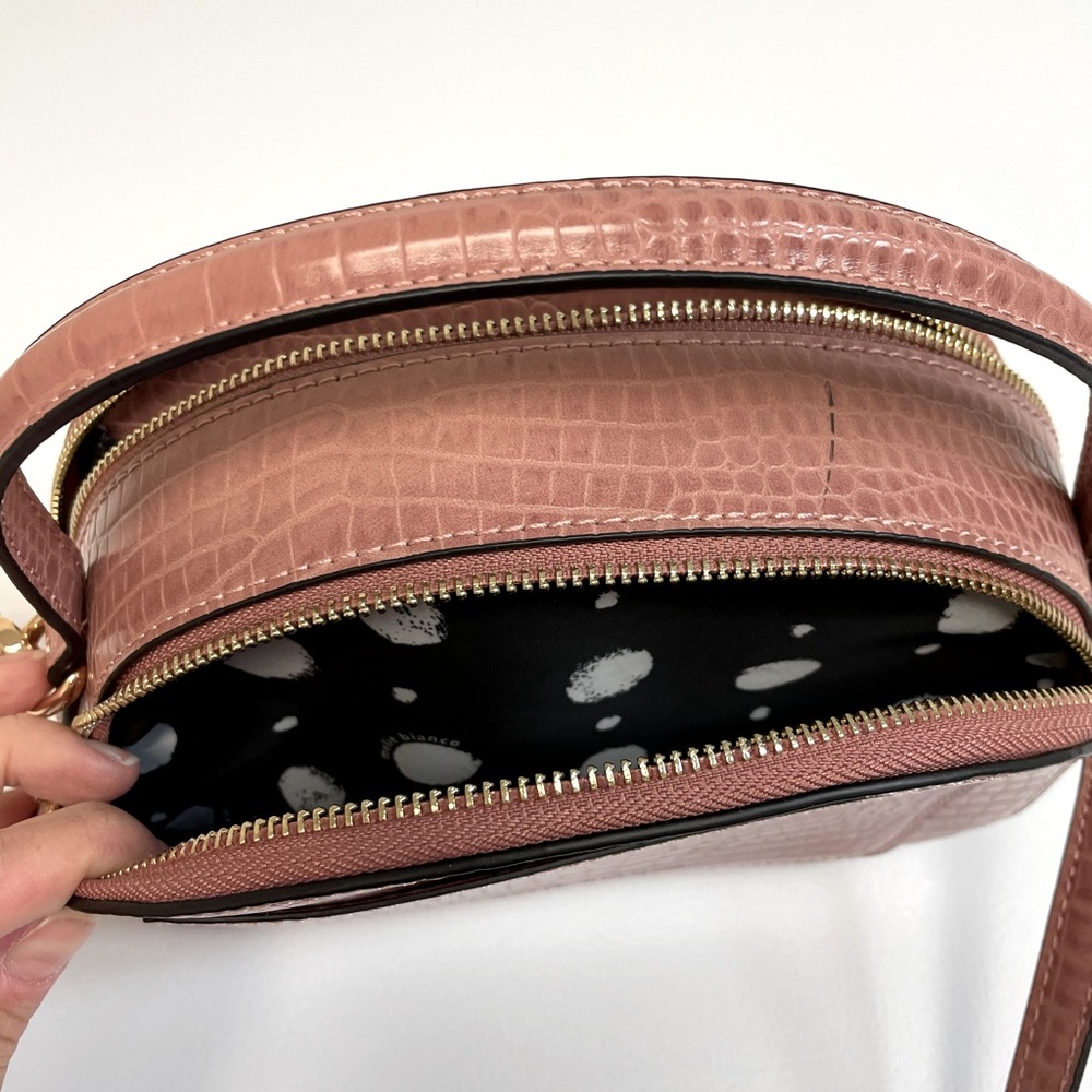Super Cute Crossbody/Clutch.